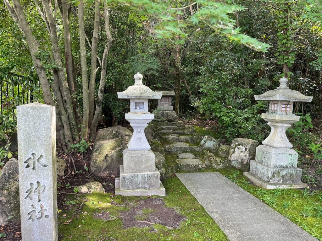 水神社